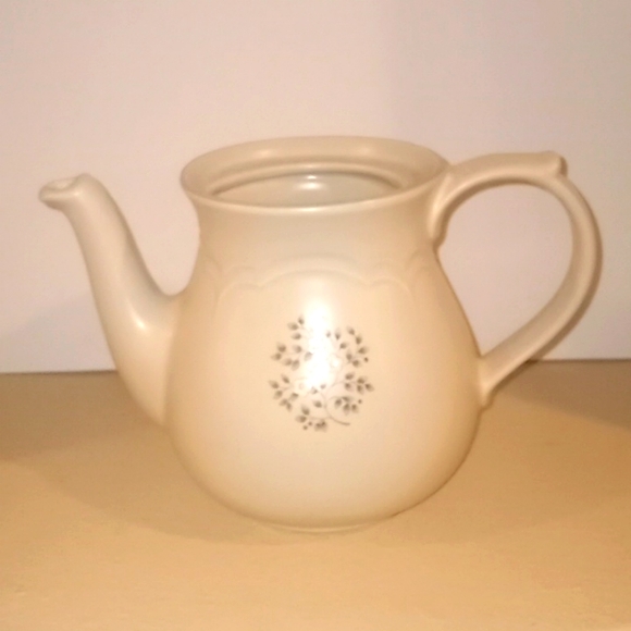 VTG- Pfaltzgraff Silver Heirloom 48 oz Beverage Server - Picture 5 of 10